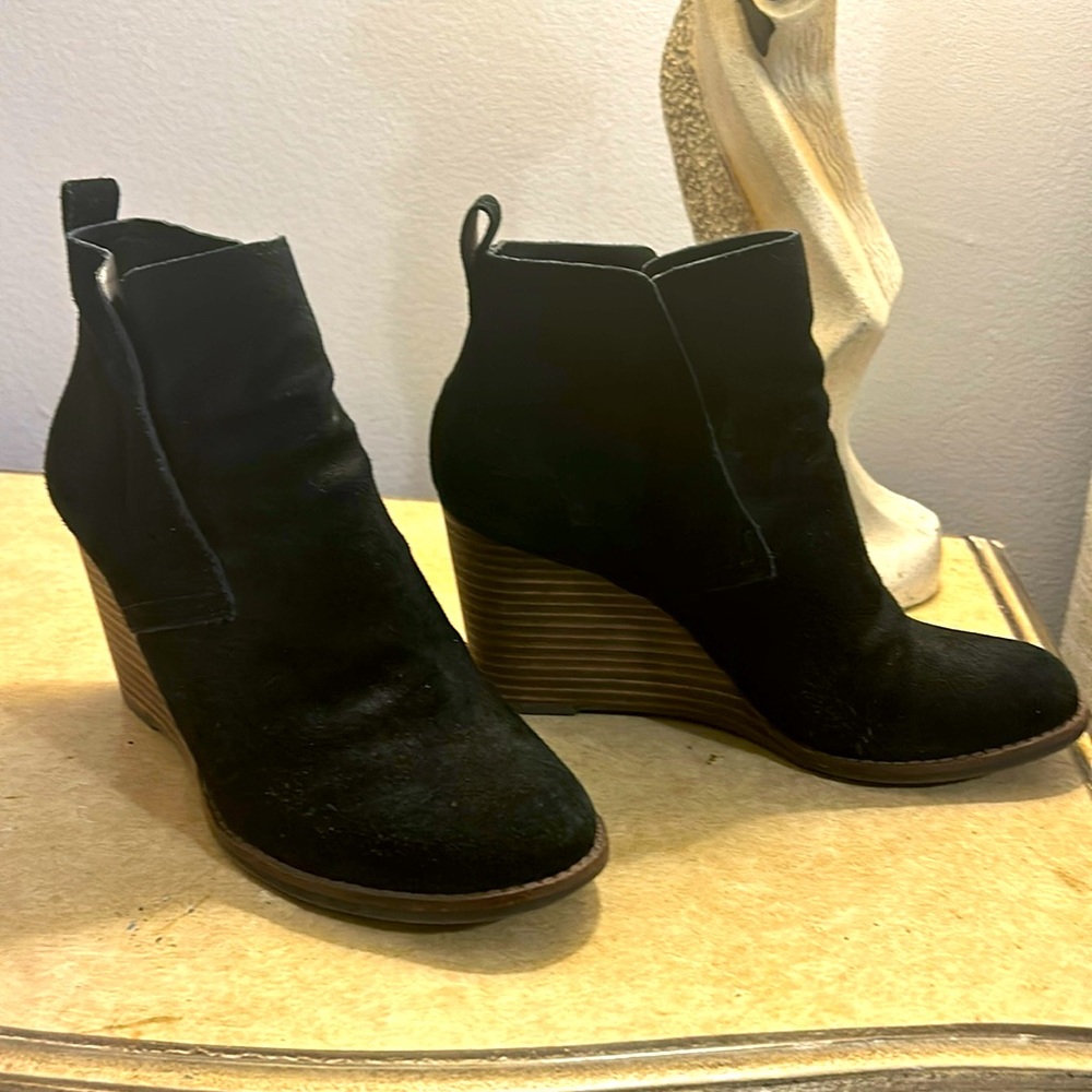 Lucky Brand Booties Black Suede size 7. Excellent condition